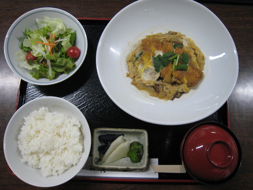 煮込みかつ定食.JPG